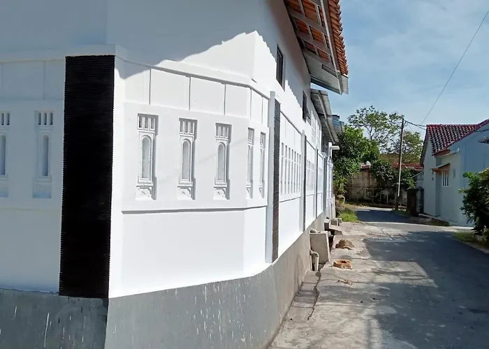 Homestay Black&White